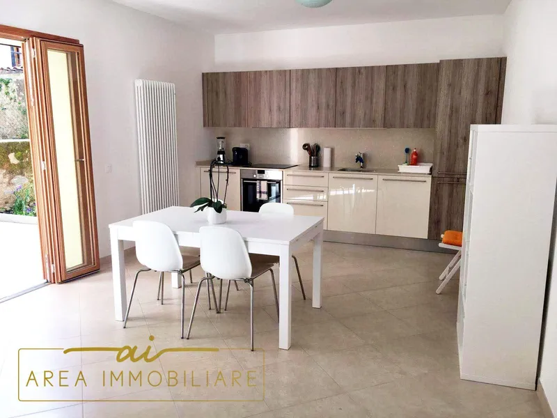 AMPIO E MODERNO 2.5 LOCALI CON CORTILE PRIVATO, photo 2