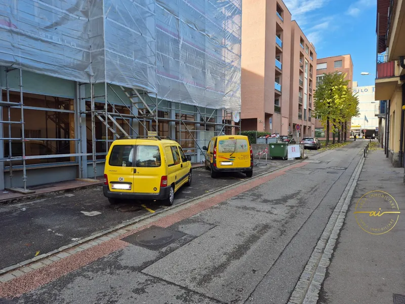 SPAZIO COMMERCIALE CON VETRINA IN ZONA CENTRALE, Foto 4