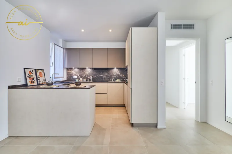 SPAZIOSO 4.5 LOCALI CON GIARDINO IN ELEGANTE RESIDENZA, foto 4