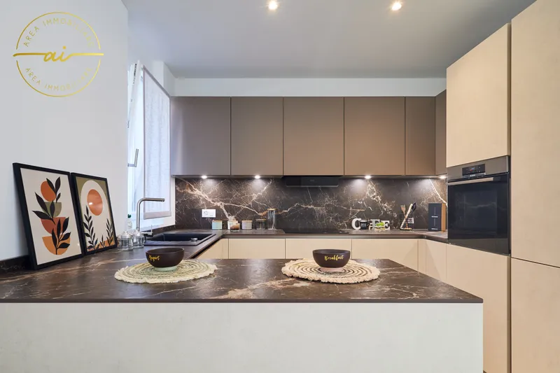 SPAZIOSO 4.5 LOCALI CON GIARDINO IN ELEGANTE RESIDENZA, foto 3