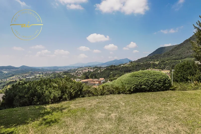 PRESTIGIOSA VILLA BIFAMILIARE CON PISCINA E AMPI SPAZI, Foto 4