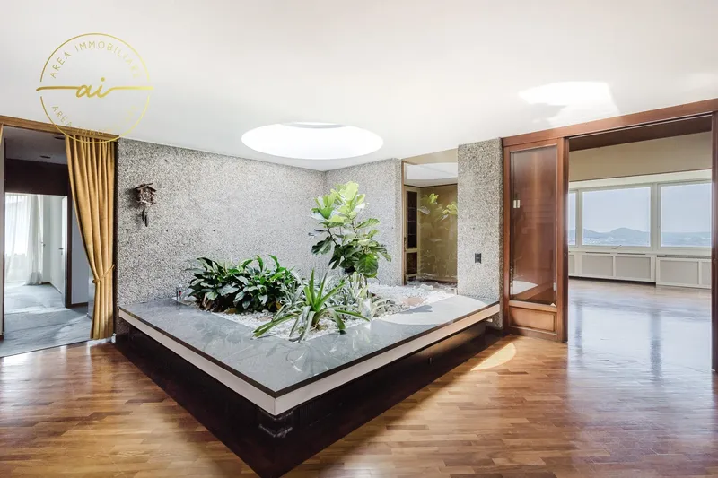 PRESTIGIOSA VILLA BIFAMILIARE CON PISCINA E AMPI SPAZI, Foto 11