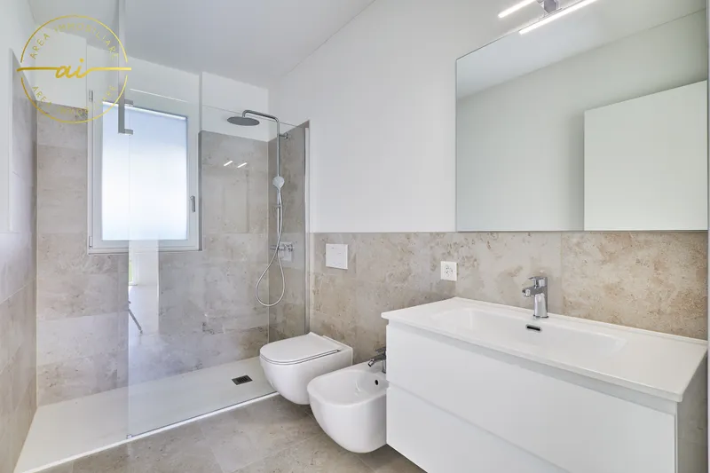 ELEGANTE 2.5 LOCALI DI NUOVA COSTRUZIONE CON GIARDINO, foto 9
