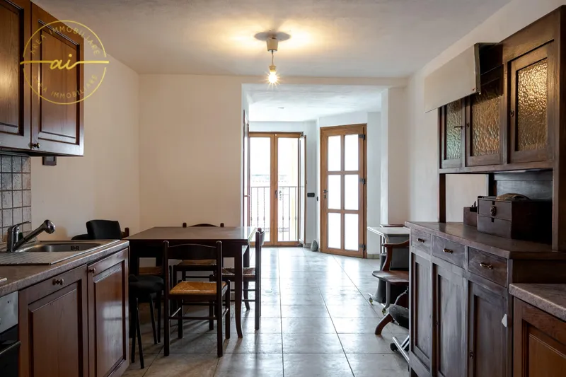 CASA PLURIFAMILIARE CON 3 APPARTAMENTI IN VENDITA, photo 9