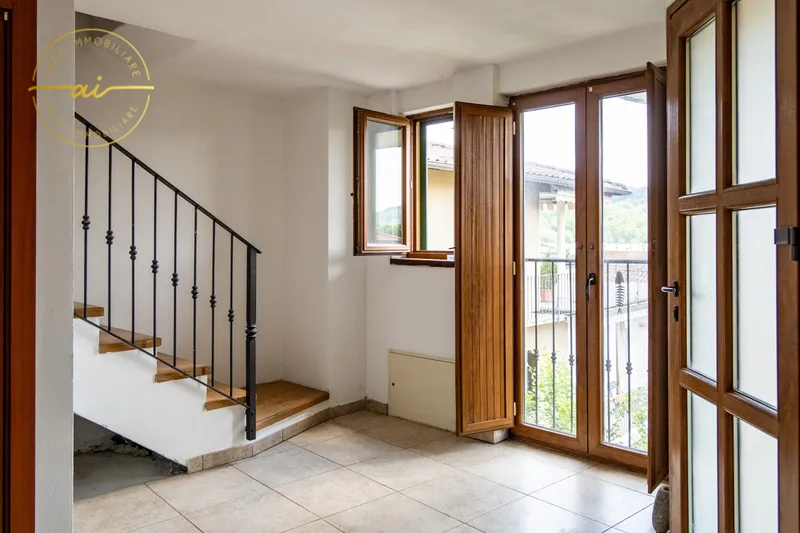 CASA PLURIFAMILIARE CON 3 APPARTAMENTI IN VENDITA, photo 12