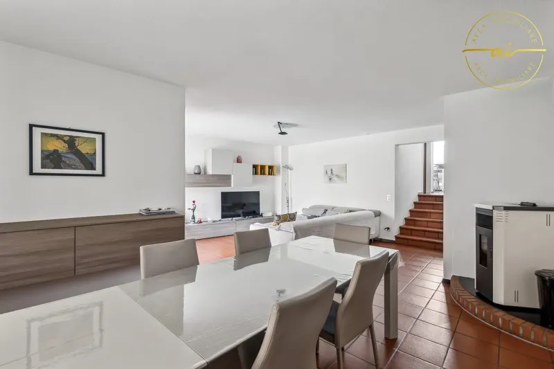 CASA A SCHIERA CON GIARDINO PRIVATO E PISCINA CONDOMINIALE, foto 5