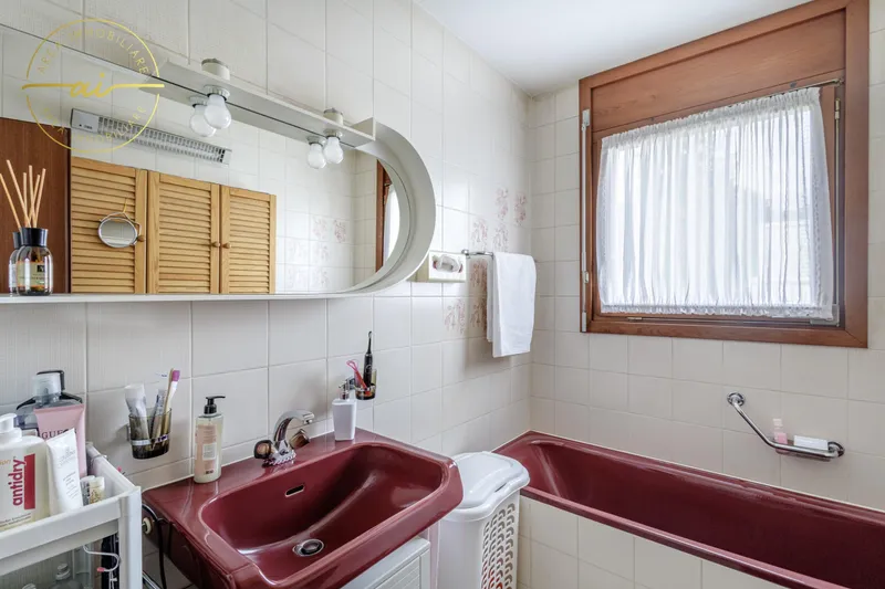 APPARTAMENTO 4.5 LOCALI CON TERRAZZE E VISTA LAGO – PORZA, photo 9