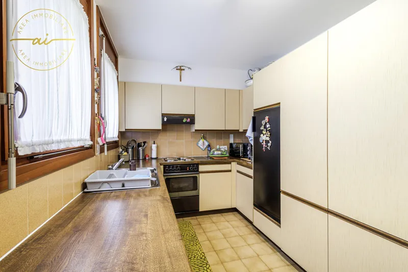 APPARTAMENTO 4.5 LOCALI CON TERRAZZE E VISTA LAGO – PORZA, photo 3