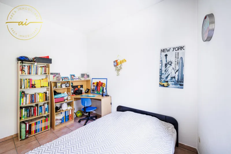 AMPIA CASA DI 6.5 LOCALI IN ZONA RESIDENZIALE A MORBIO INF., Foto 6