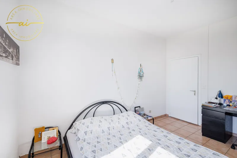AMPIA CASA DI 6.5 LOCALI IN ZONA RESIDENZIALE A MORBIO INF., Foto 3
