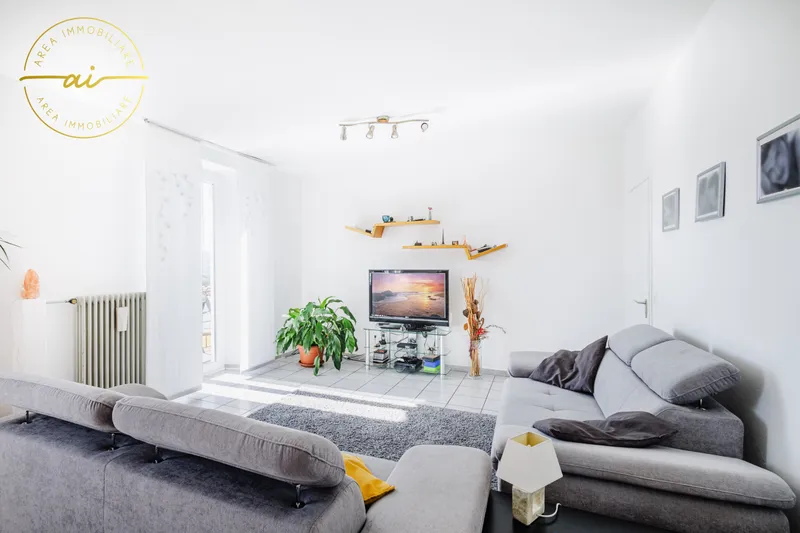 AMPIA CASA DI 6.5 LOCALI IN ZONA RESIDENZIALE A MORBIO INF., Foto 13