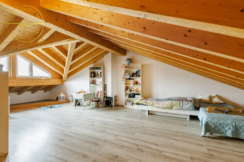 AMPIA CASA UNIFAMILIARE CON GIARDINO A MORBIO INFERIORE, foto 9