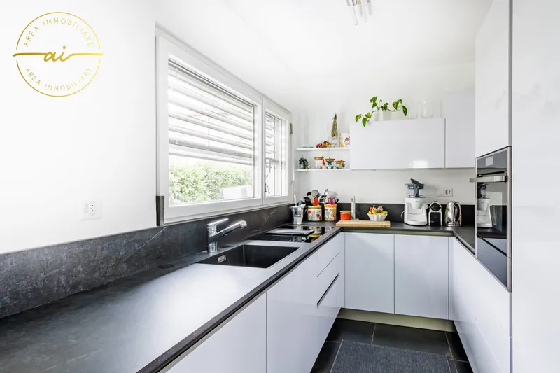 AMPIA CASA UNIFAMILIARE CON GIARDINO A MORBIO INFERIORE, foto 7