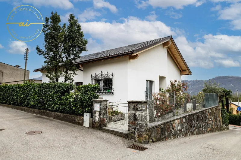 AMPIA CASA UNIFAMILIARE CON GIARDINO A MORBIO INFERIORE, foto 11