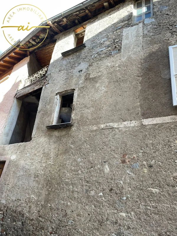 RUSTICO TOTALMENTE DA RISTRUTTURARE NEL NUCLEO DI AROGNO, Foto 12
