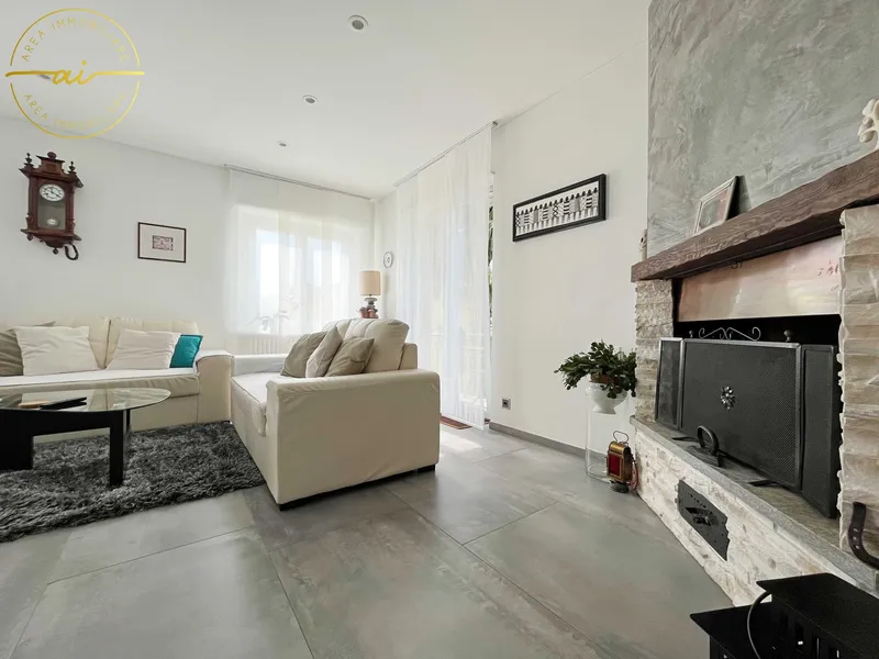 DUE APPARTAMENTI IN CASA BIFAMILIARE RISTRUTTURATA, photo 2