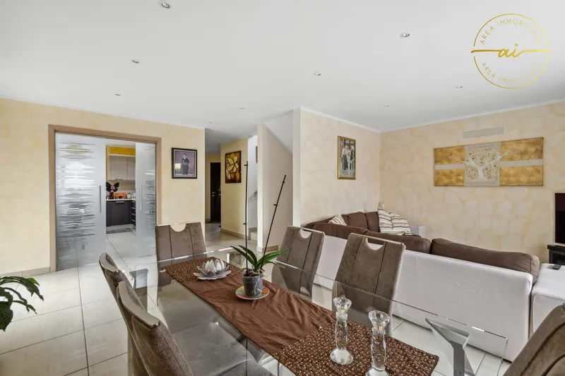 MERAVIGLIOSA CASA UNIFAMILIARE CON GIARDINO PRIVATO, Foto 5