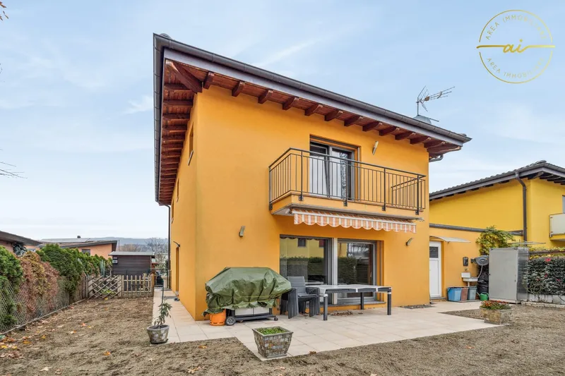 MERAVIGLIOSA CASA UNIFAMILIARE CON GIARDINO PRIVATO, Foto 6