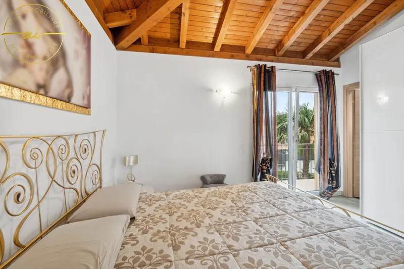 MERAVIGLIOSA CASA UNIFAMILIARE CON GIARDINO PRIVATO, Foto 7