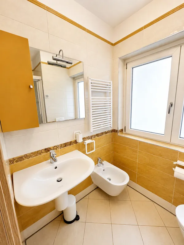MONO VICINO AL LAGO A LUGANO | RENDIMENTO BNB CIRCA 12%, foto 9