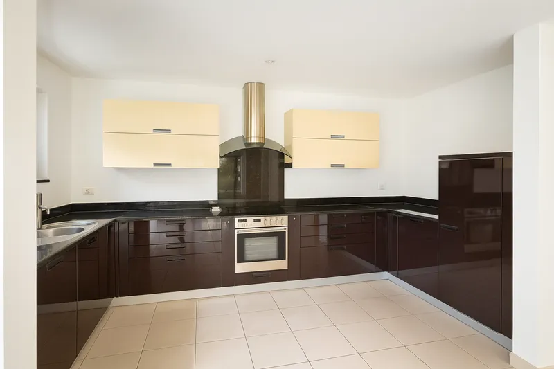 BRIONE SOPRA MINUSIO – CASA INDIPENDENTE CON PISCINA, foto 4