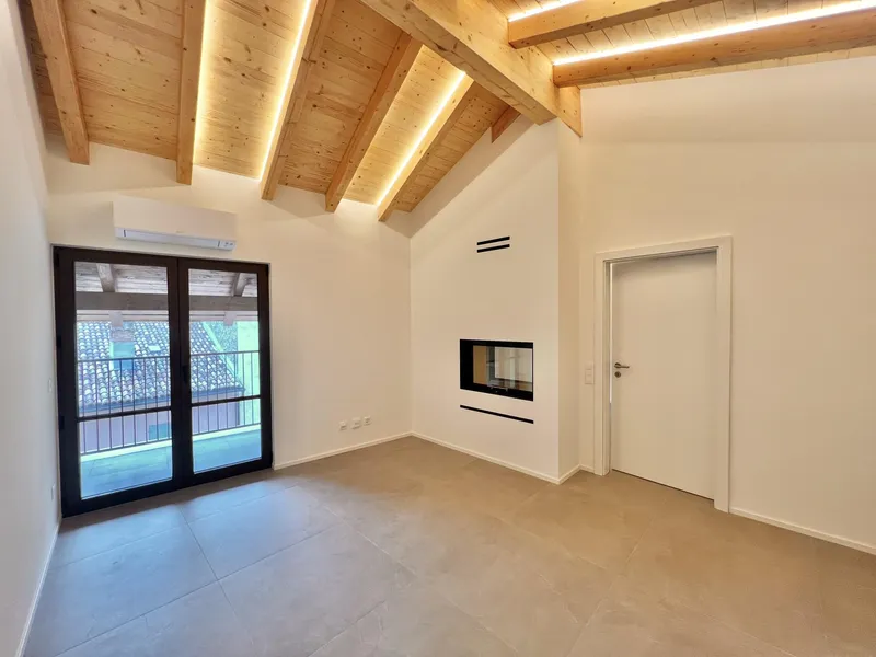 AFFITTASI GRAZIOSO 2.5 LOCALI CON BALCONE A RIVA SAN VITALE, foto 3