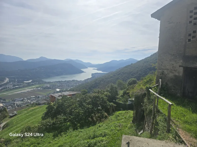 TERRENO EDIFICABILE CON RUSTICO VISTA LAGO A CADEMARIO, Foto 2