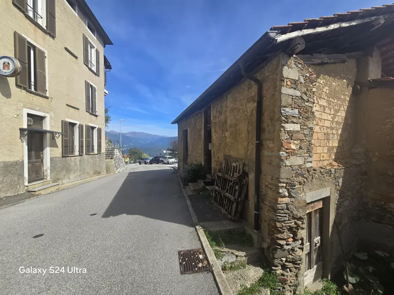 TERRENO EDIFICABILE CON RUSTICO VISTA LAGO A CADEMARIO, Foto 6
