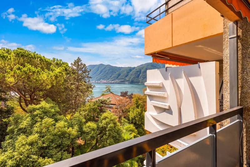 PRATICO BILOCALE RINNOVATO CON VISTA LAGO A BISSONE, foto 3