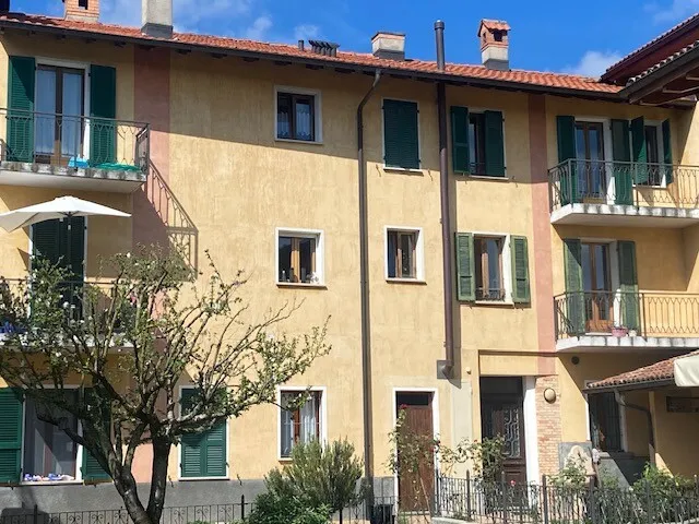 COMODO 2.5 LOCALI RISTRUTTURATO IN RUSTICO TOSCANO A STABIO, foto 2
