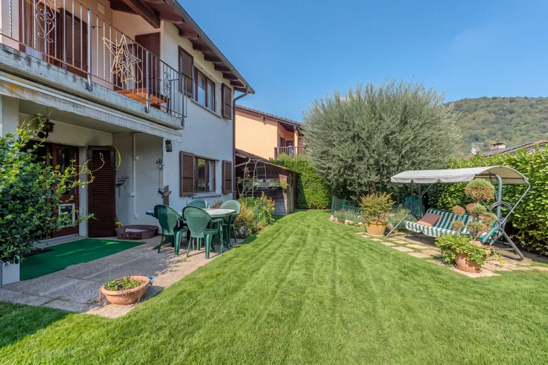 VILLA DI 5.5 LOCALI CON GIARDINO IMMERSA NEL VERDE A PURA, foto 1
