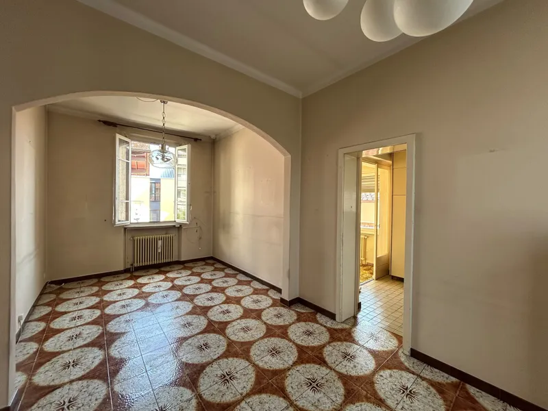 CASA DI 5 LOCALI CON GRANDE MAGAZZINO E GIARDINO A BALERNA, foto 5