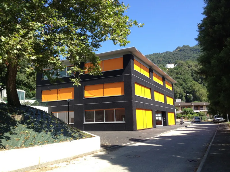 AFFITTASI AREE COMMERCIALI IN STABILE MODERNO A VACALLO, photo 1