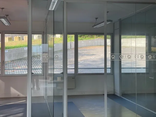 AFFITTASI AREE COMMERCIALI IN STABILE MODERNO A VACALLO, photo 4
