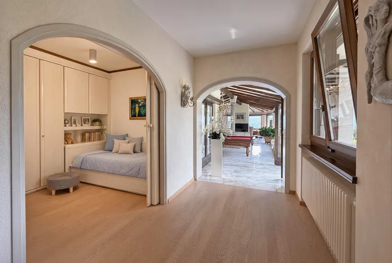 STUPENDA VILLA DI 5.5 LOCALI VISTA LAGO CON PISCINA A PURA, foto 10