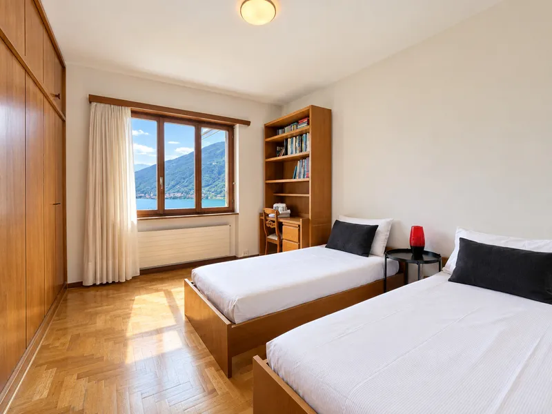 AFFITTASI 5.5 LOCALI CON GIARDINO E VISTA LAGO A MELANO, foto 7