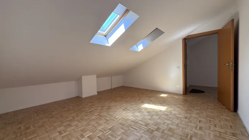 AFFITTASI ACCOGLIENTE 2.5 LOCALI ULTIMO PIANO A CANOBBIO, Foto 5