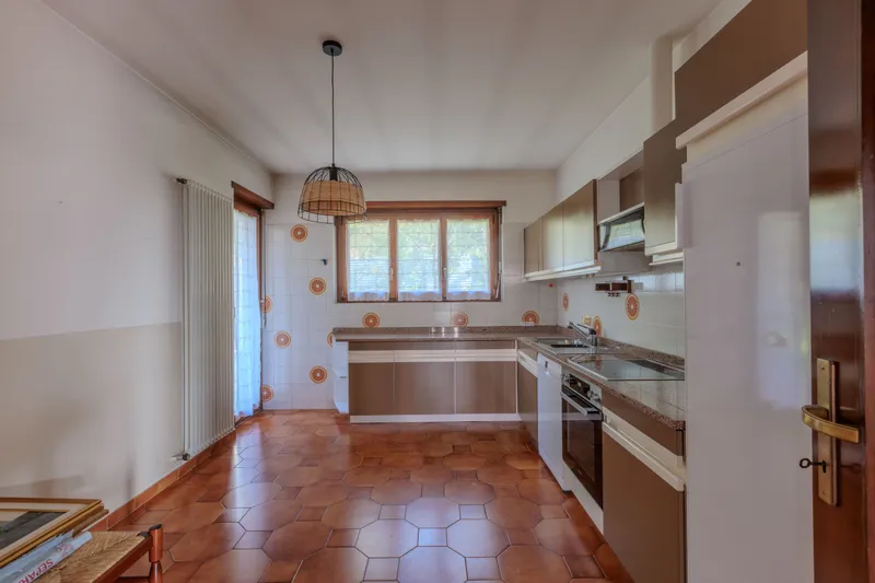 VILLA DI 6.5 LOCALI CON AMPIO GIARDINO E PRIVACY A CORTEGLIA, foto 5