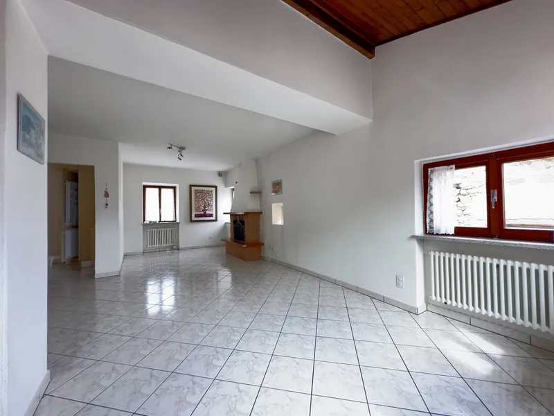 CASA DI NUCLEO 5.5 LOCALI INTERAMENTE RISTRUTTURATA A MANNO, foto 2