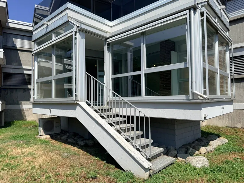 ELEGANTE 4.5 LOCALI CON VERANDA E SCORCIO SUL LAGO A LORETO, foto 4