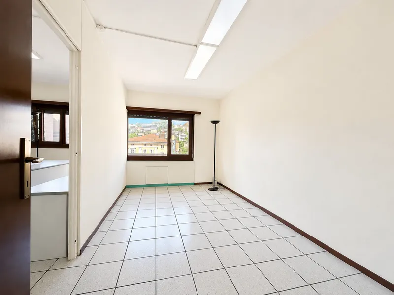 AFFITTASI UFFICIO 2 LOCALI IN CONDIVISIONE A LUGANO CENTRO, foto 5