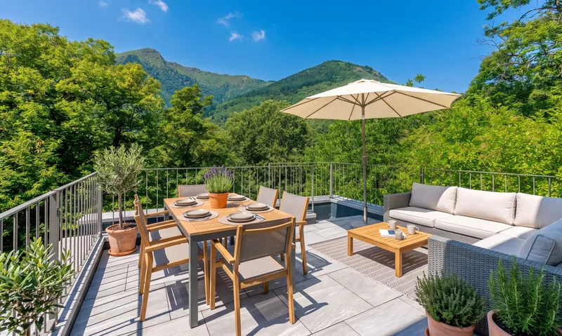 AMPIA CASA DI 3.5 LOCALI CON GIARDINO E DEPENDANCE A BRENO, Foto 3