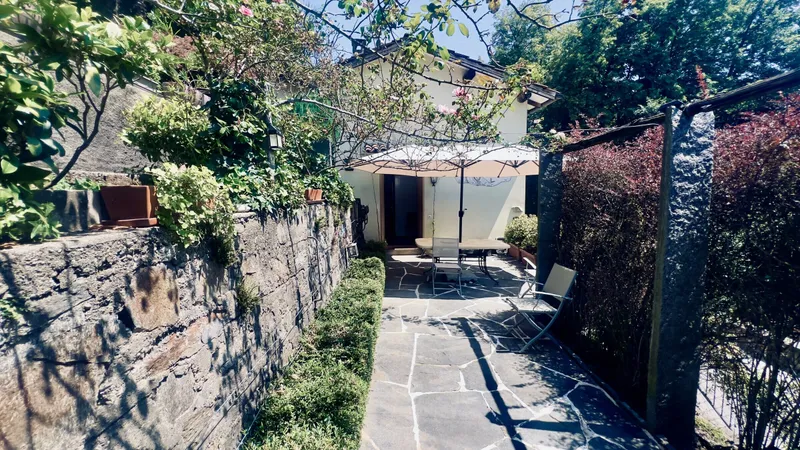 CASA 4.5 LOCALI DA RINNOVARE CON AMPIO TERRENO AD ARANNO, foto 2