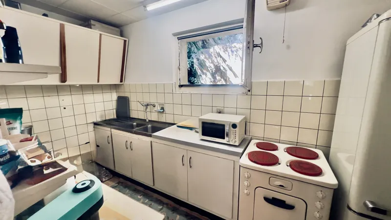 CASA 4.5 LOCALI DA RINNOVARE CON AMPIO TERRENO AD ARANNO, foto 5