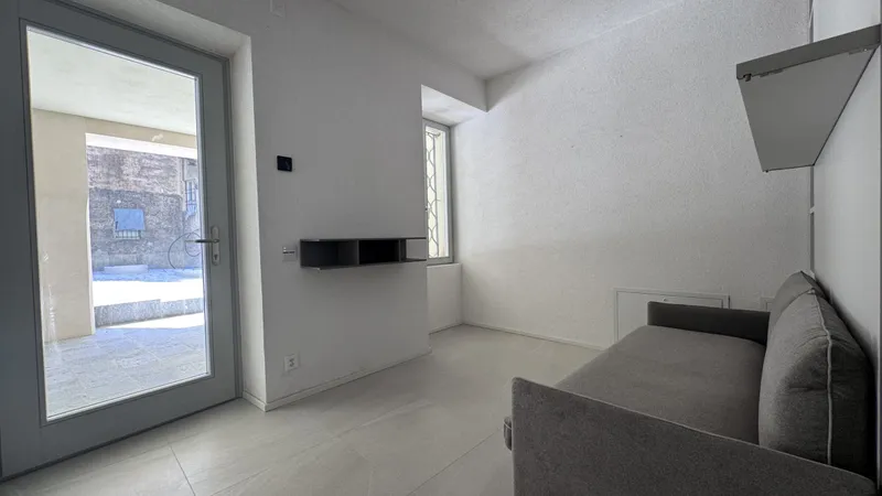 ELEGANTE APPARTAMENTO 2.5 LOCALI IN CENTRO A MENDRISIO, photo 2