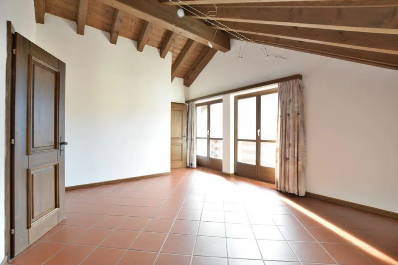 AFFITTASI LUMINOSA CASA SU 2 PIANI A CLARO - BELLINZONA, Foto 6