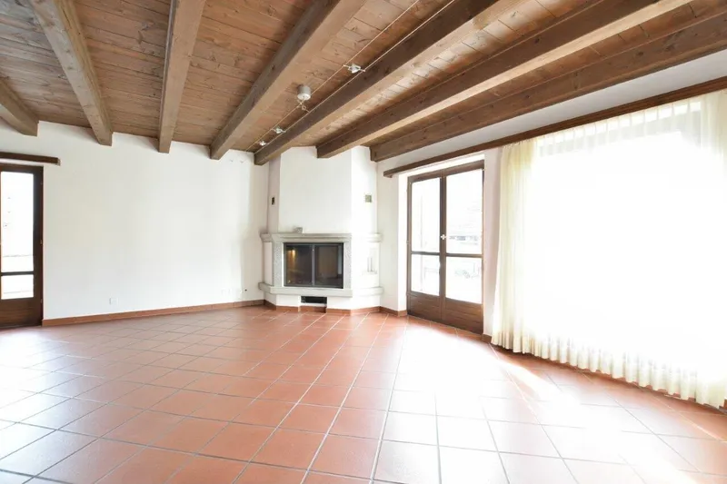 AFFITTASI LUMINOSA CASA SU 2 PIANI A CLARO - BELLINZONA, Foto 3