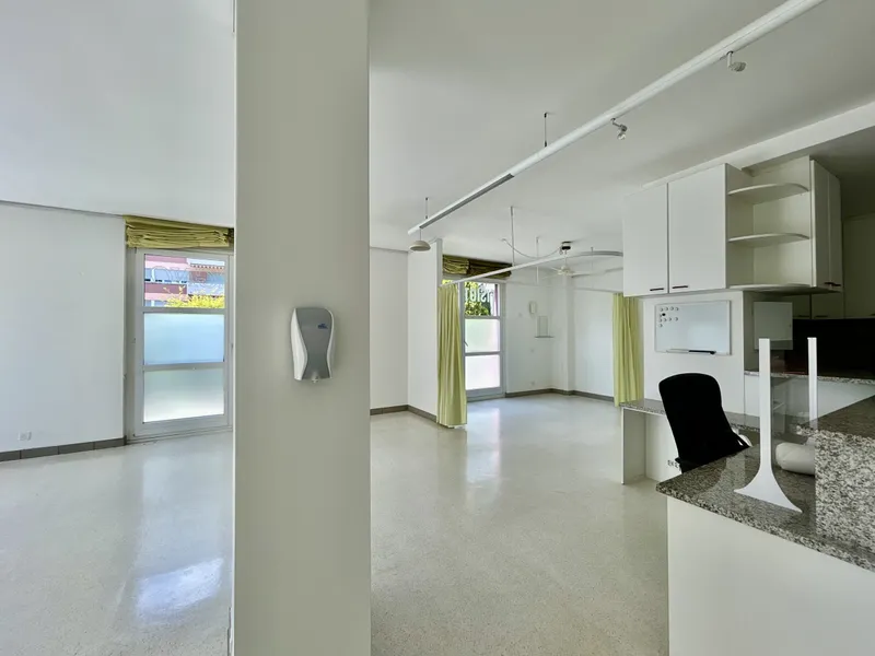 AFFITTASI AMPIO LUMINOSO STUDIO PER ATTIVITÀ MEDICHE AD AGNO, foto 3
