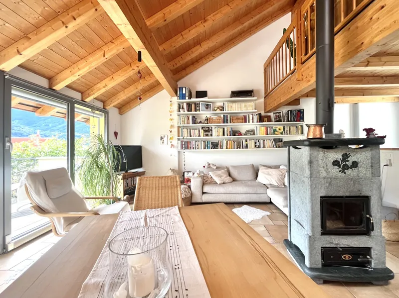 CASA DI NUCLEO RISTRUTTURATA CON GIARDINO A MONTE CARASSO, foto 3