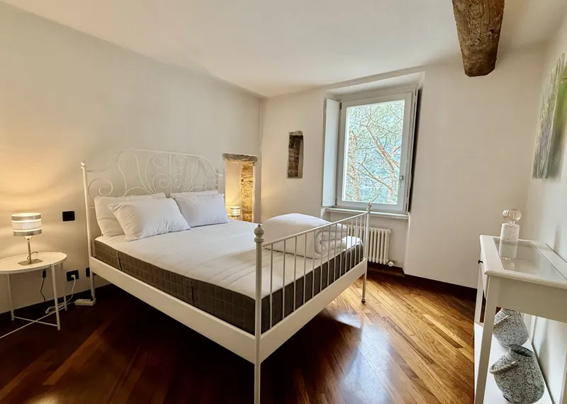 AFFITTASI STUPENDI BILOCALI IN PALAZZO STORICO A MORCOTE, foto 3